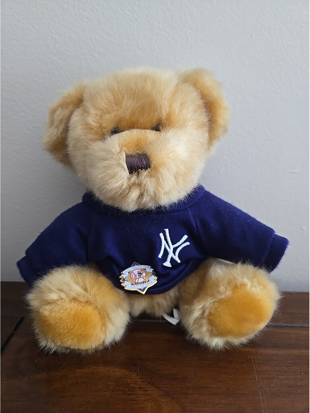 2004 Old Timers’ Day New York Yankees Baseball Collectable Pin MLB Teddy Bear